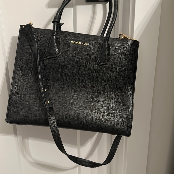 Micheal Kors purse - Picture 1 of 2